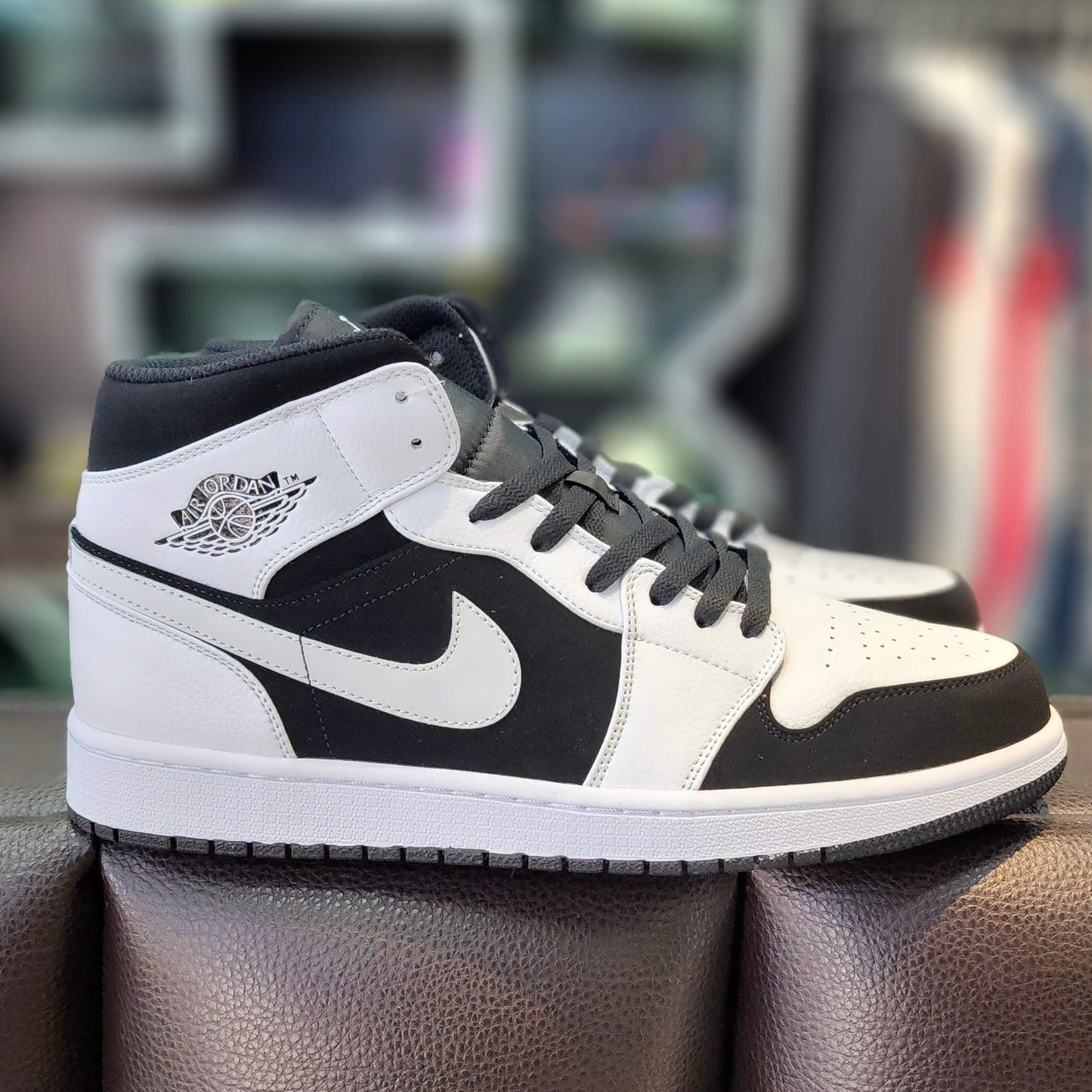 Jordan 1 Mid Panda Invertido