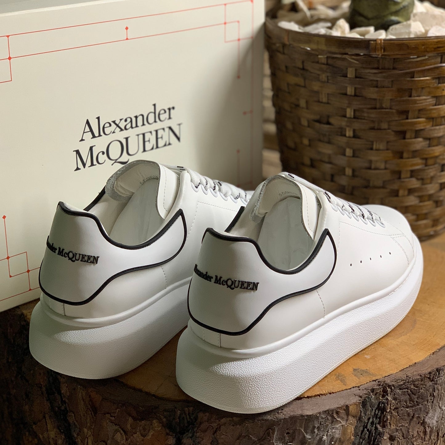 Alexander Mcqueen Delineado