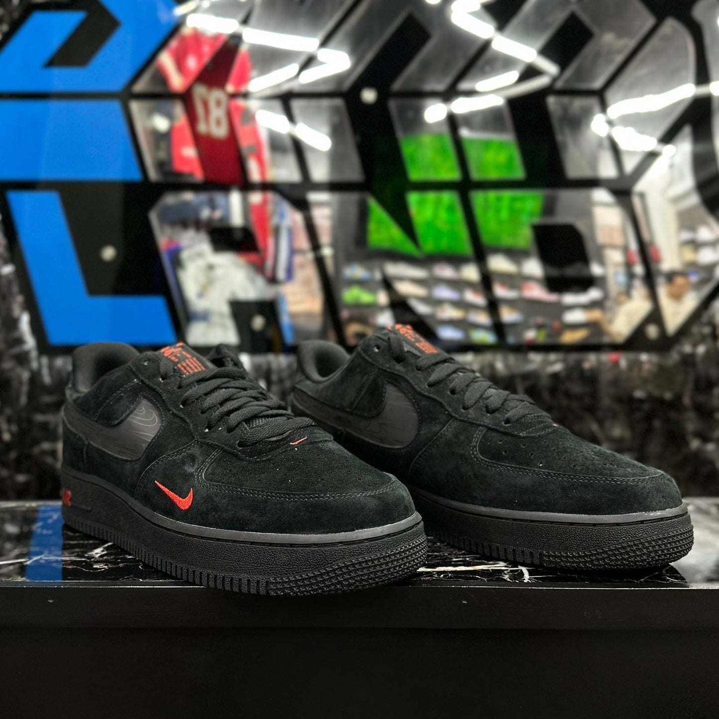 AF1 Multi-Swoosh Black Crimson