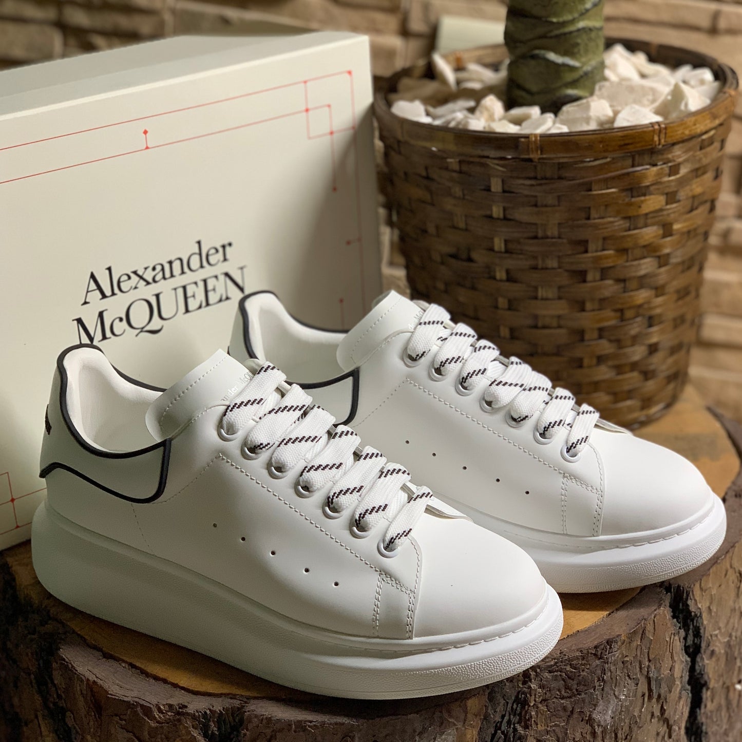 Alexander Mcqueen Delineado