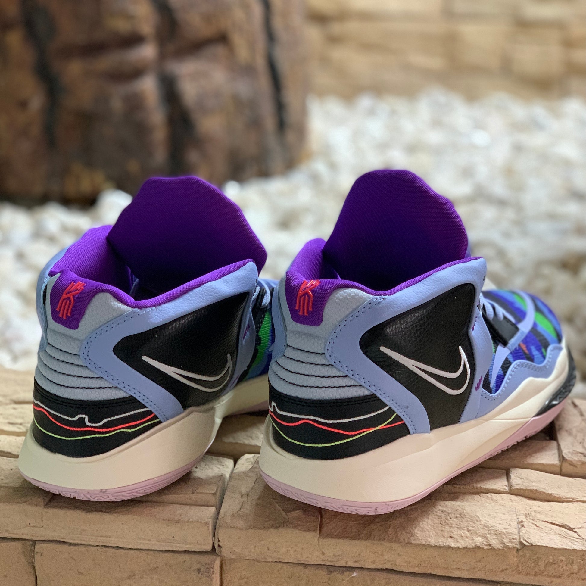 Kyrie Irving VIII Morados - Main Image