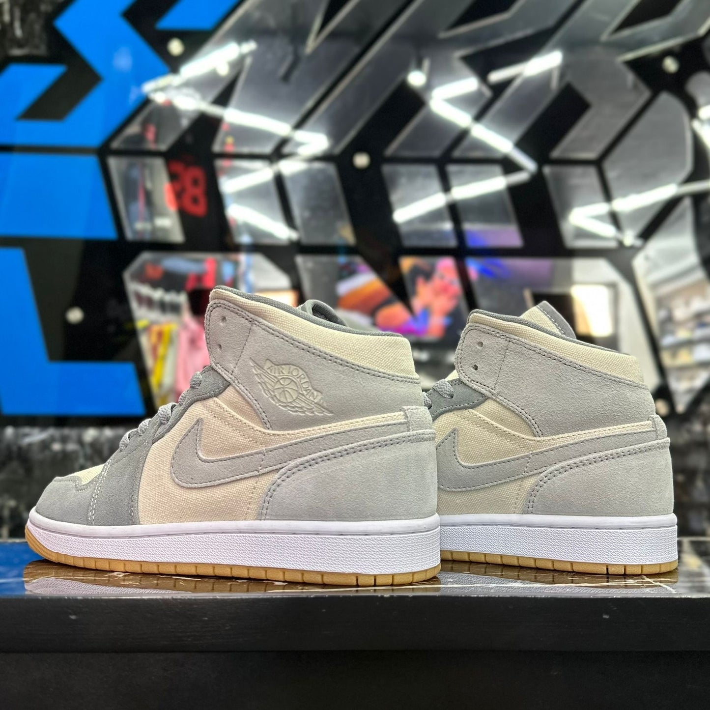 Jordan 1 Mid Coconut