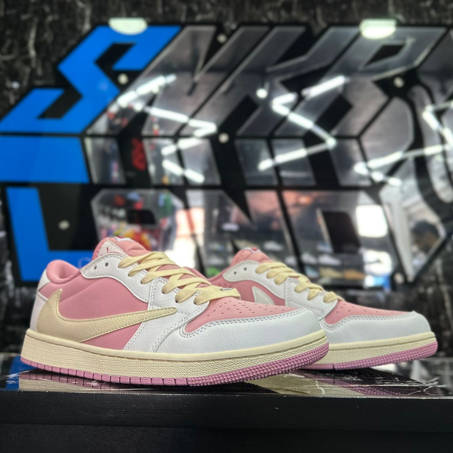 Jordan 1 low Travis Shy Pink