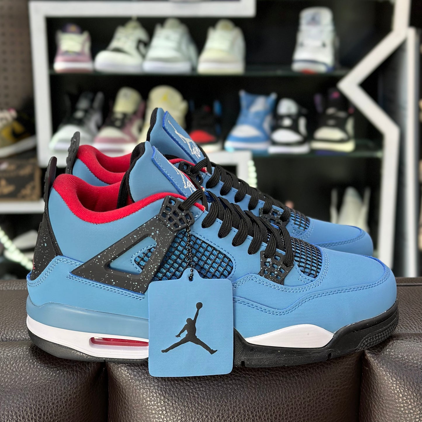 Jordan 4 Travis Scott