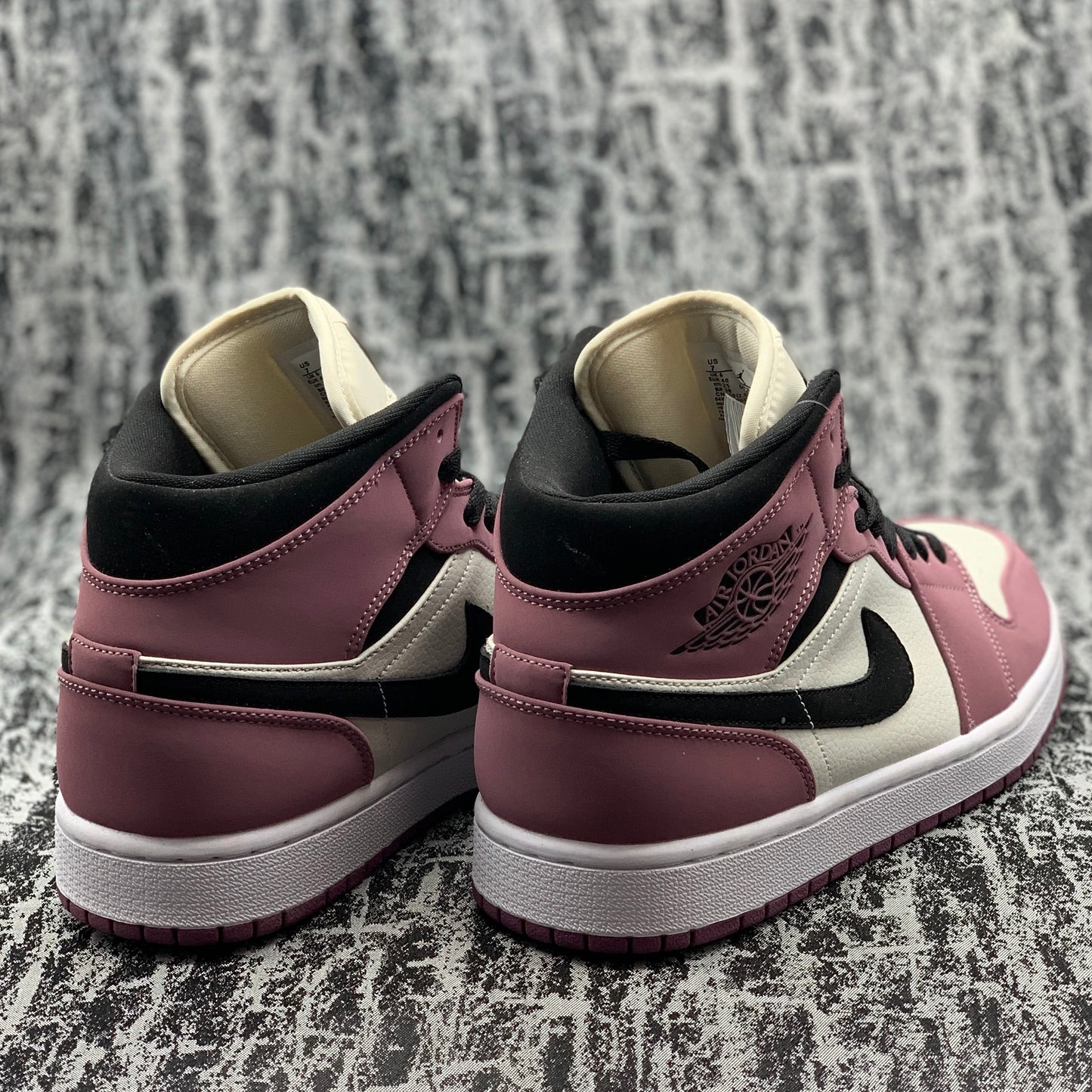 Jordan 1 Mid Berry