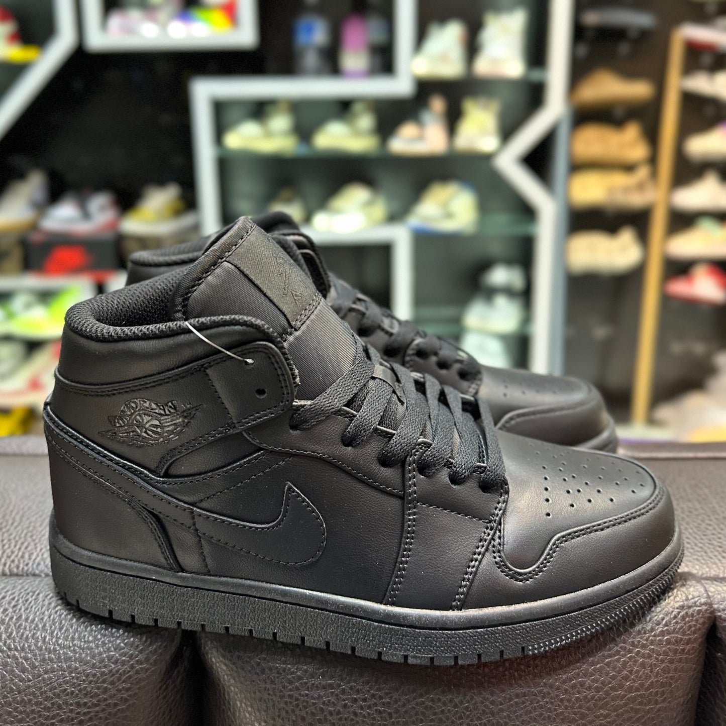 Jordan 1 Mid Negro