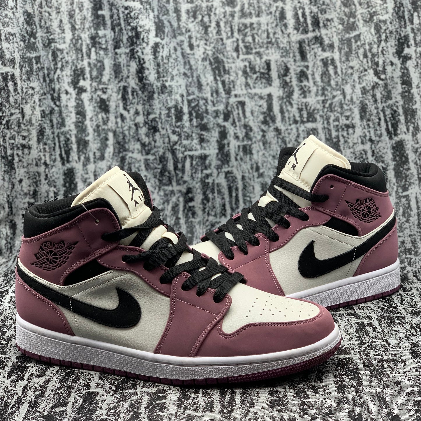 Jordan 1 Mid Berry