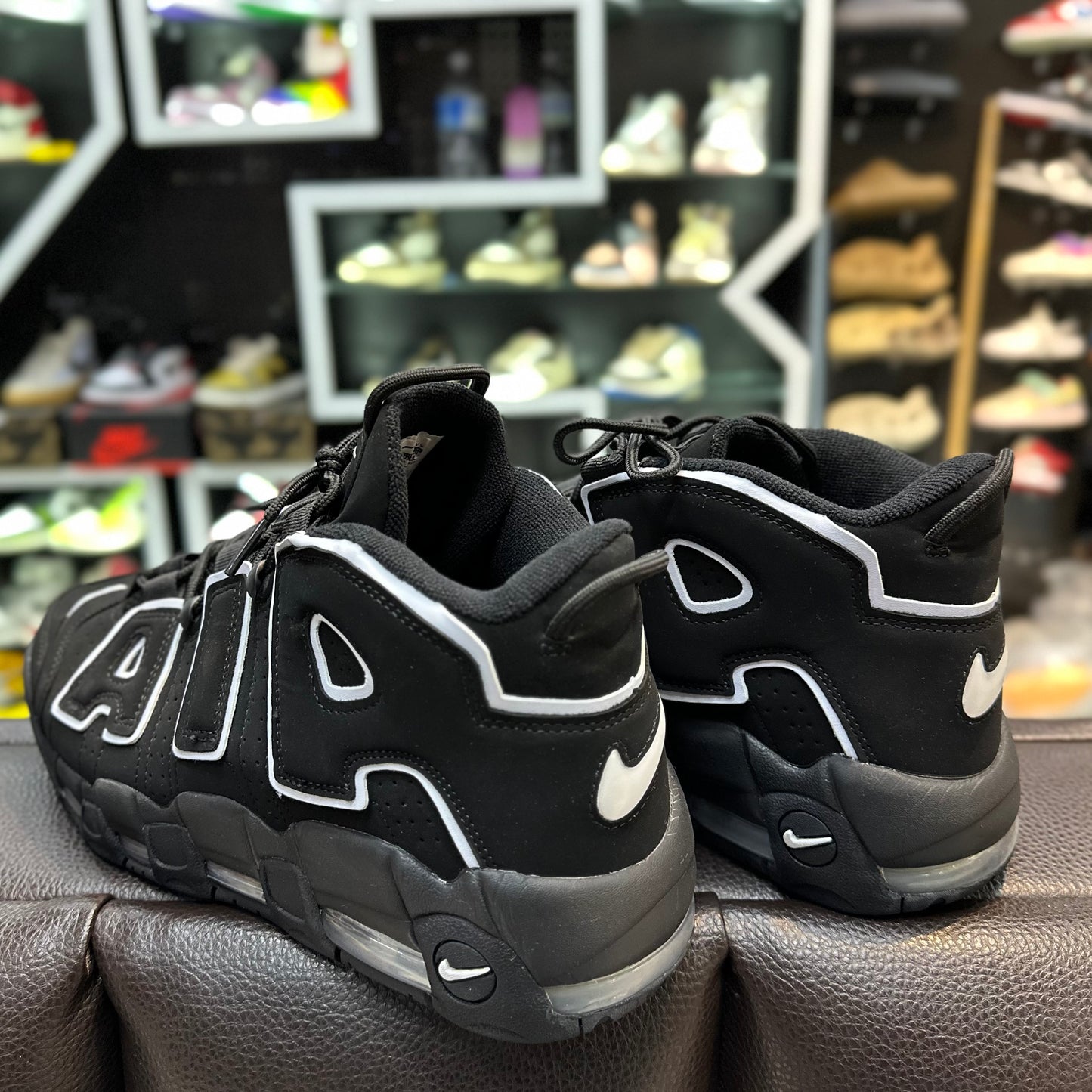 Uptempo Negro/Blanco