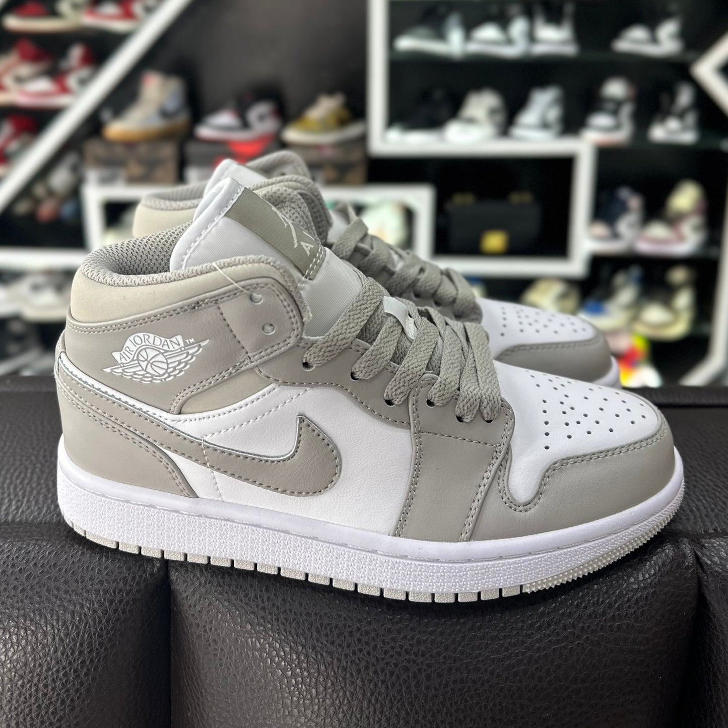 Jordan 1 Mid Linen