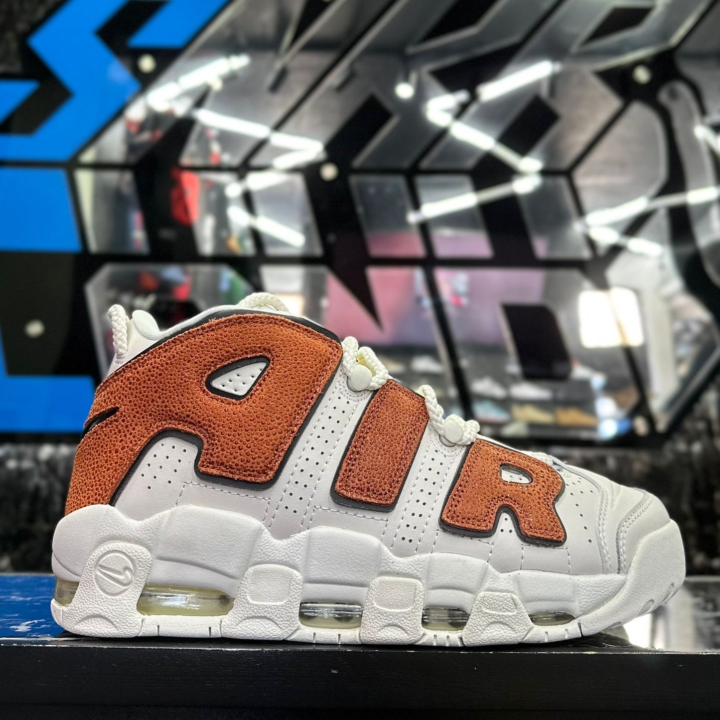 Uptempo Dark Russet