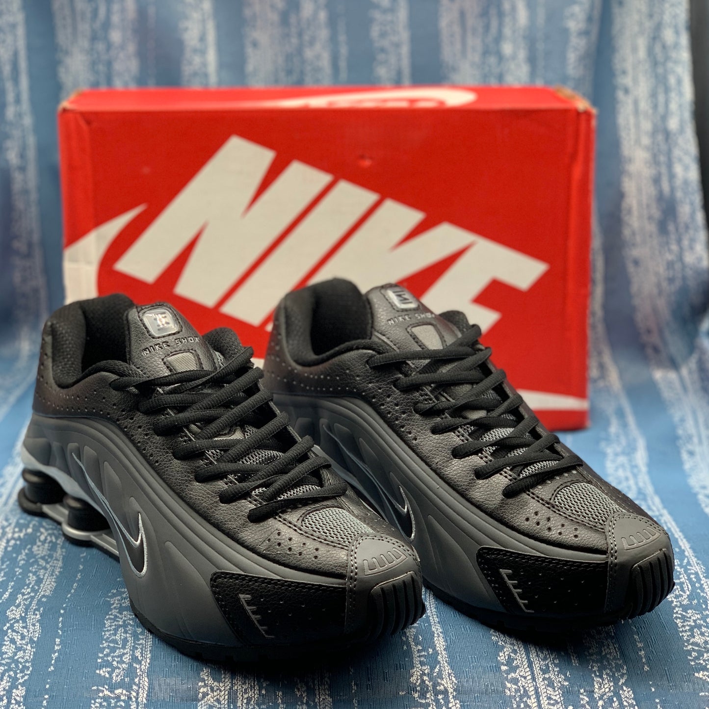 Nike Shox Negro/Gris