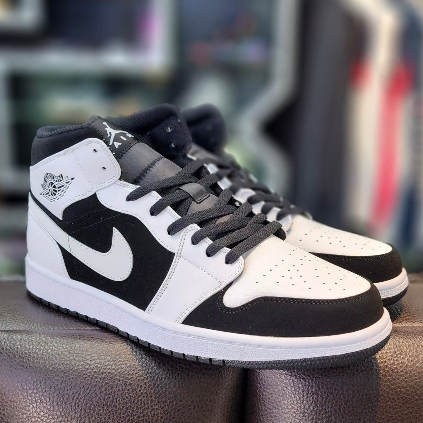 Jordan 1 Mid Panda Invertido