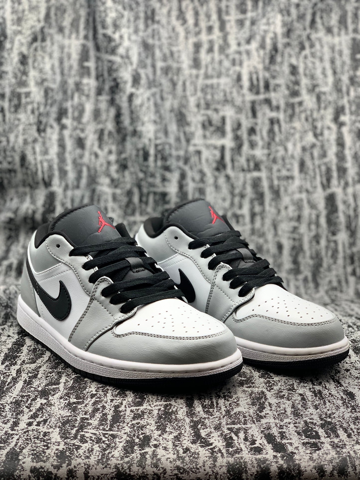 Jordan 1 Low Smoke Gray