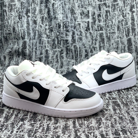 Jordan 1 Low Black & White