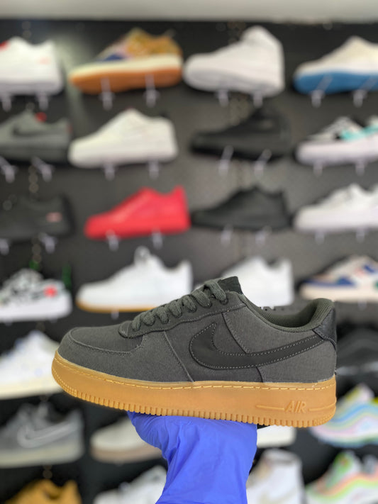 AF1 Low Gris/Suela Goma