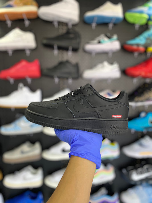 AF1 Low Negro/Supreme