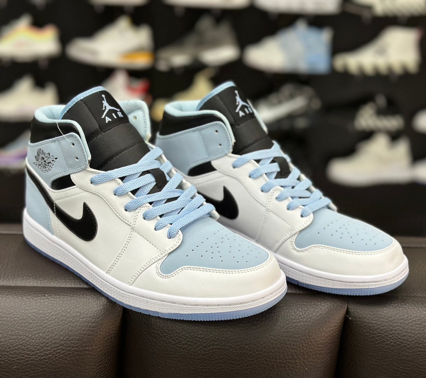 Jordan 1 Mid Unc Blue Toe