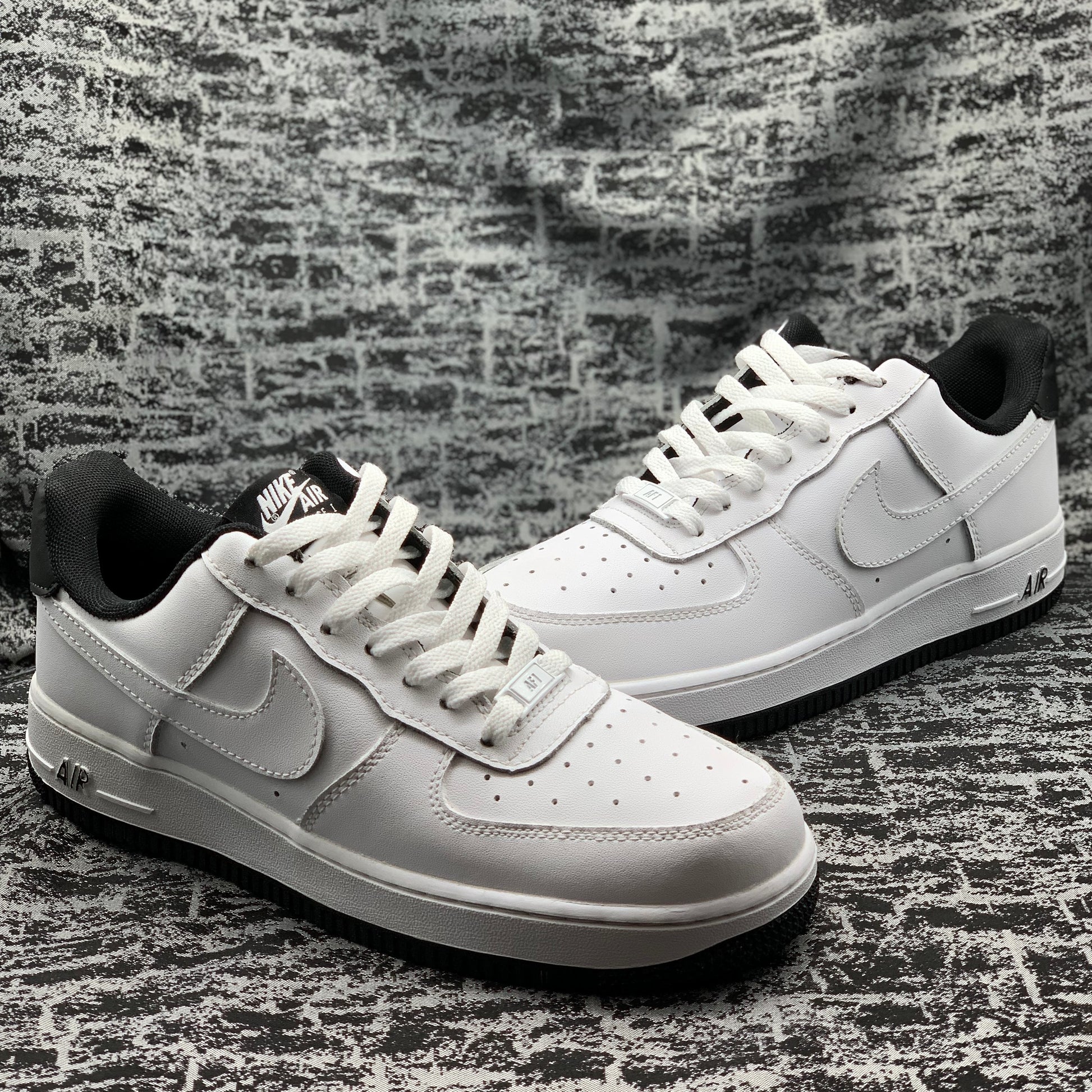 AF1 Low Blanco/Suela Negra – Sneakerland - Main Image