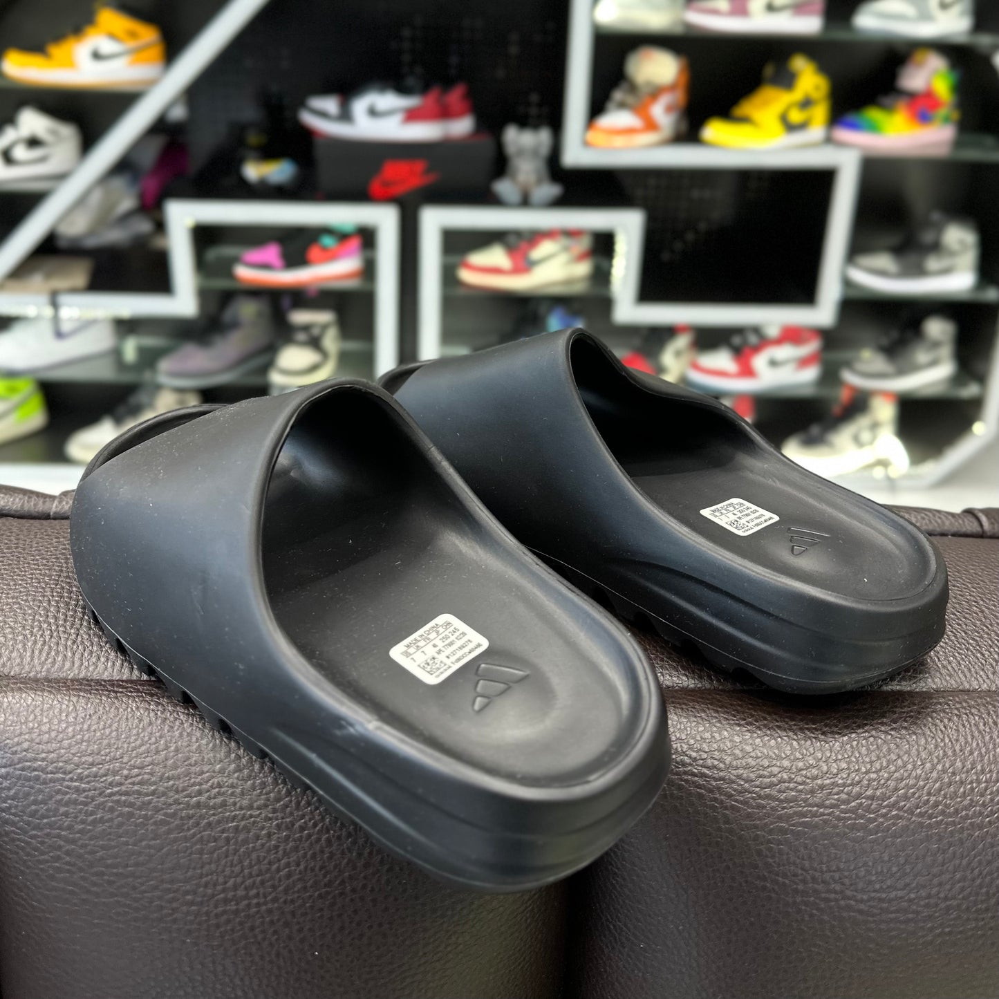 YEEZY SLIDE Negra