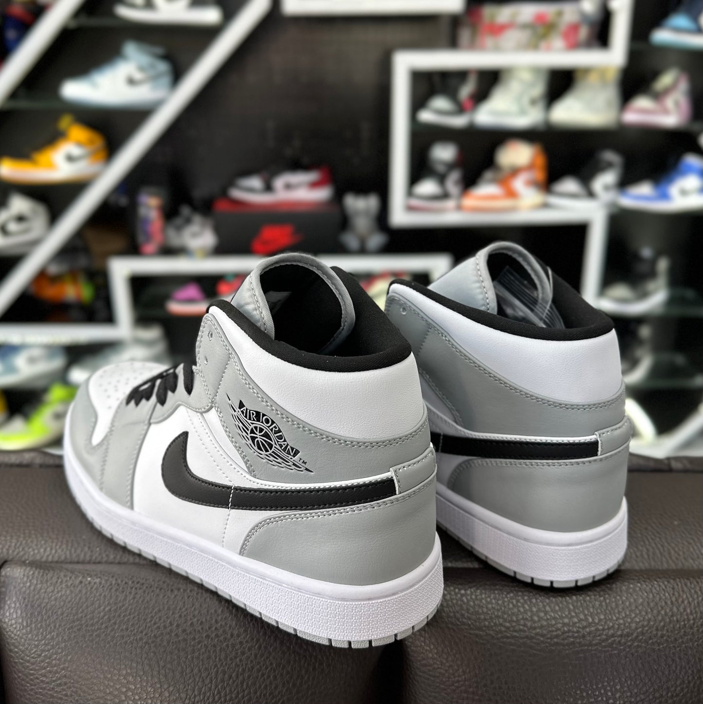 Jordan 1 Mid Smoke Gray