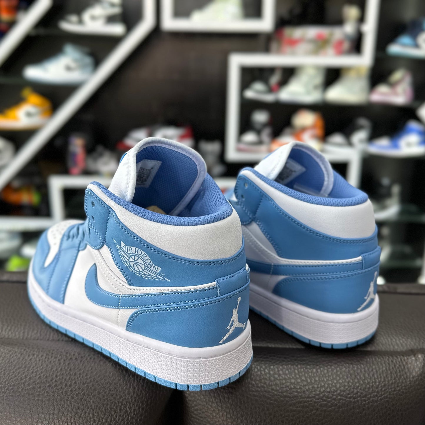 Jordan 1 Mid Unc