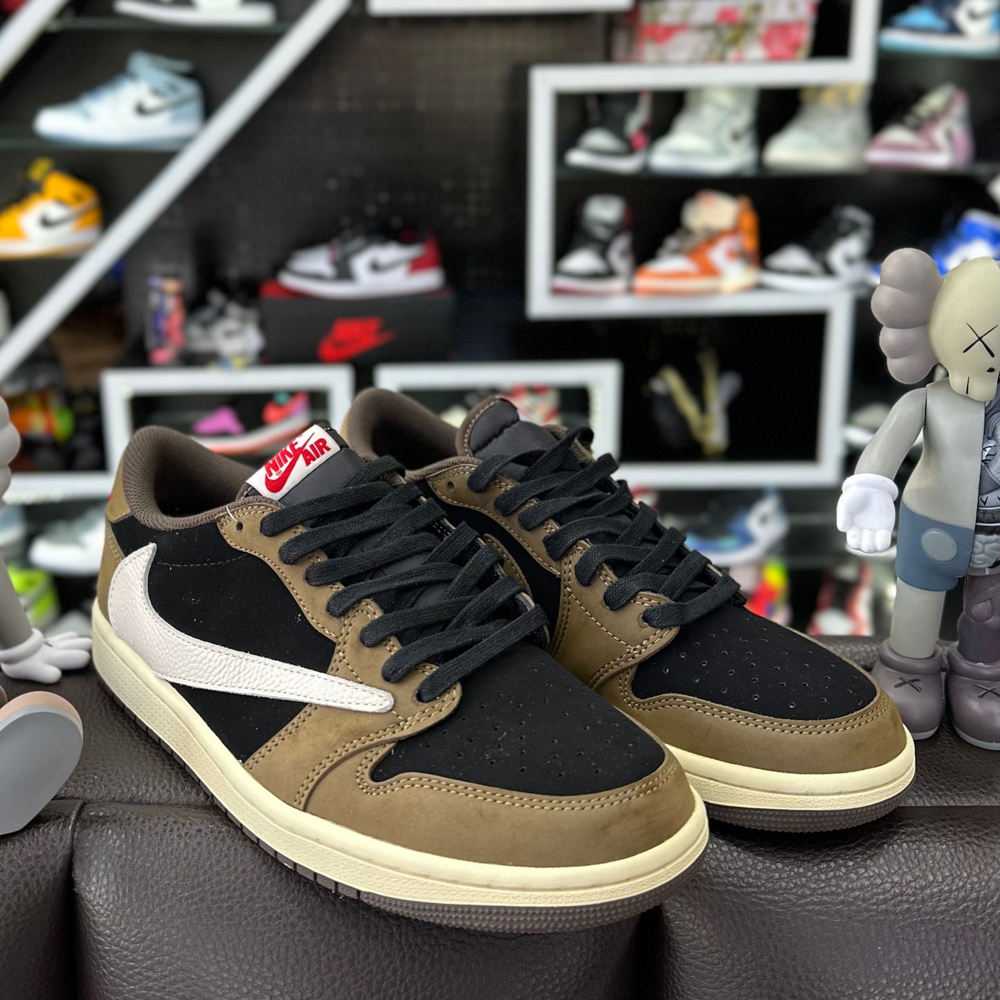 Jordan 1 Low Travis Mocca