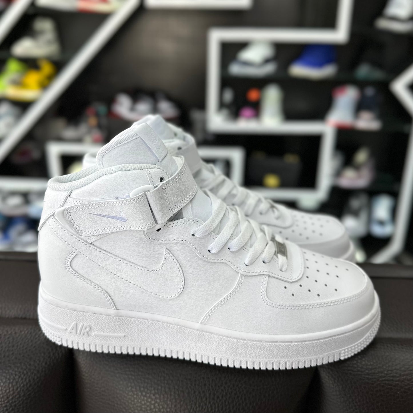 AF1 MID 'TRIPLE WHITE'