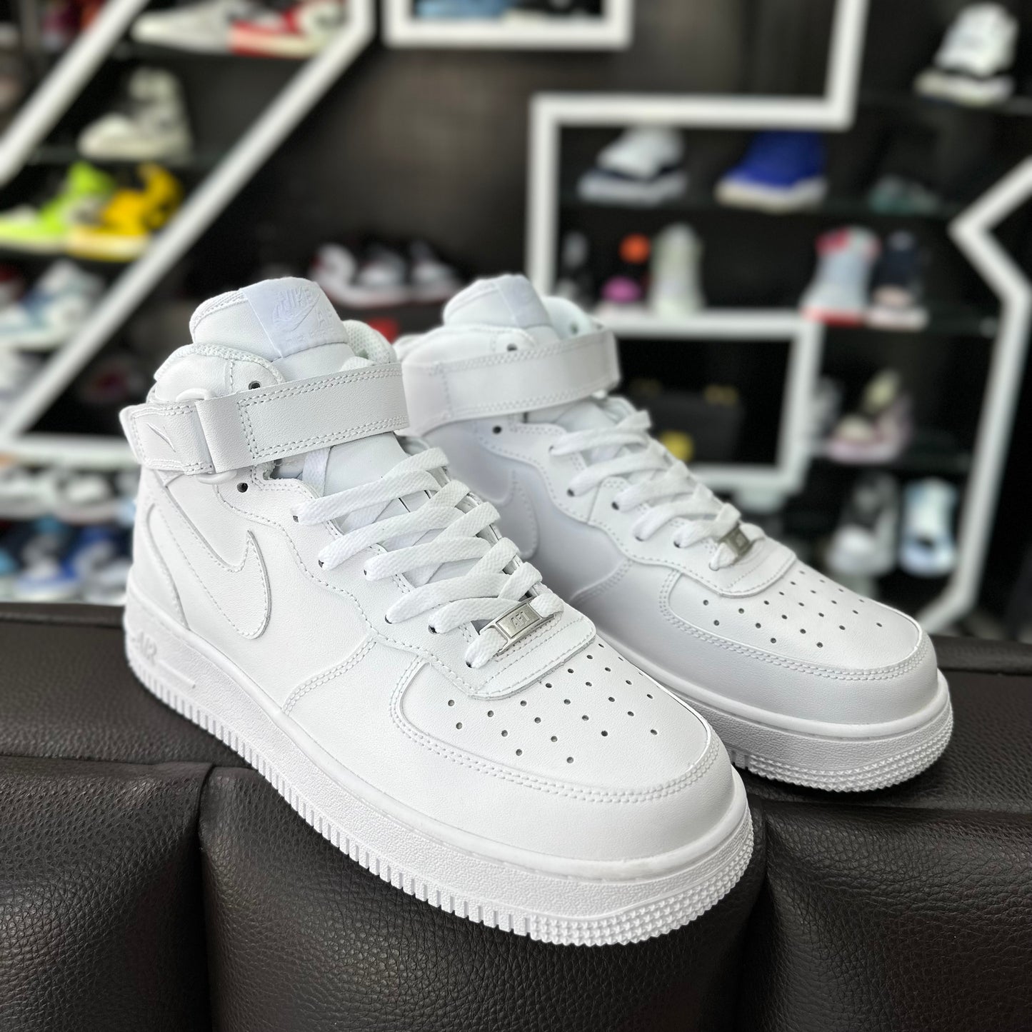 AF1 MID 'TRIPLE WHITE'