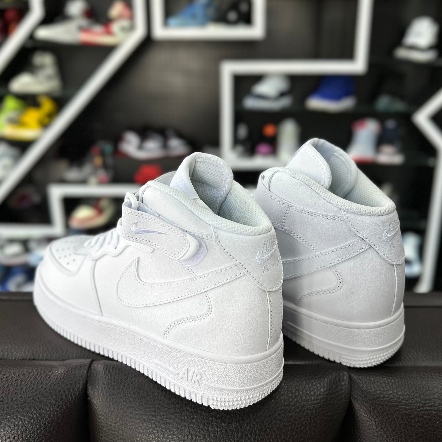 AF1 MID 'TRIPLE WHITE'