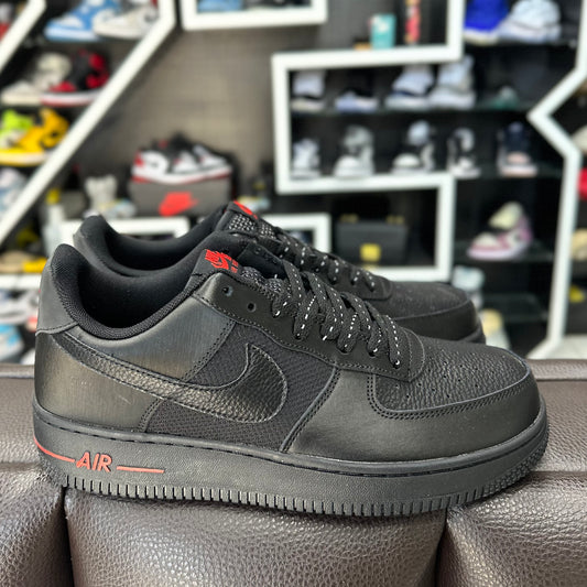 AF1 Low Negro/Rojo Reflectivo