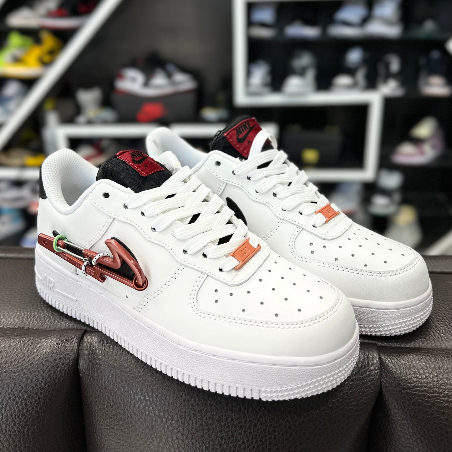 AF1 Low Paloma llavero