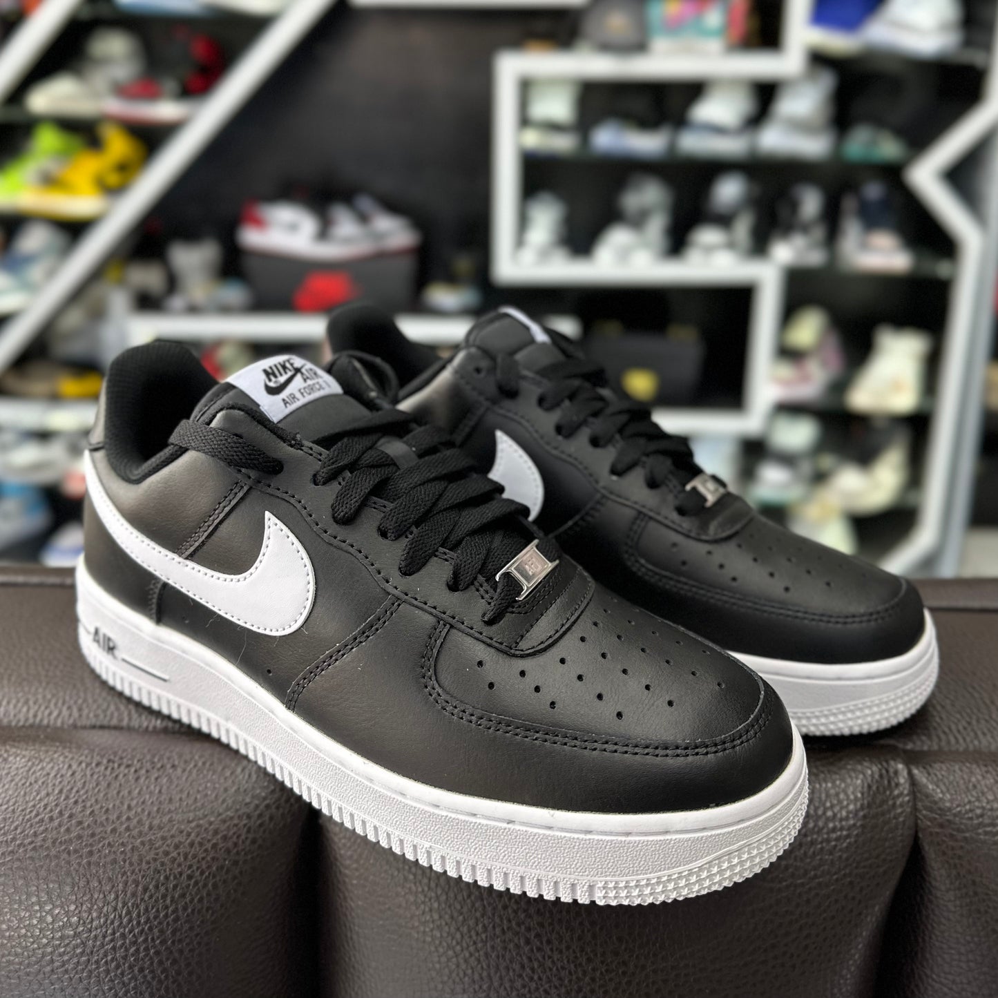 AF1 Low Negro/ Paloma Blanca