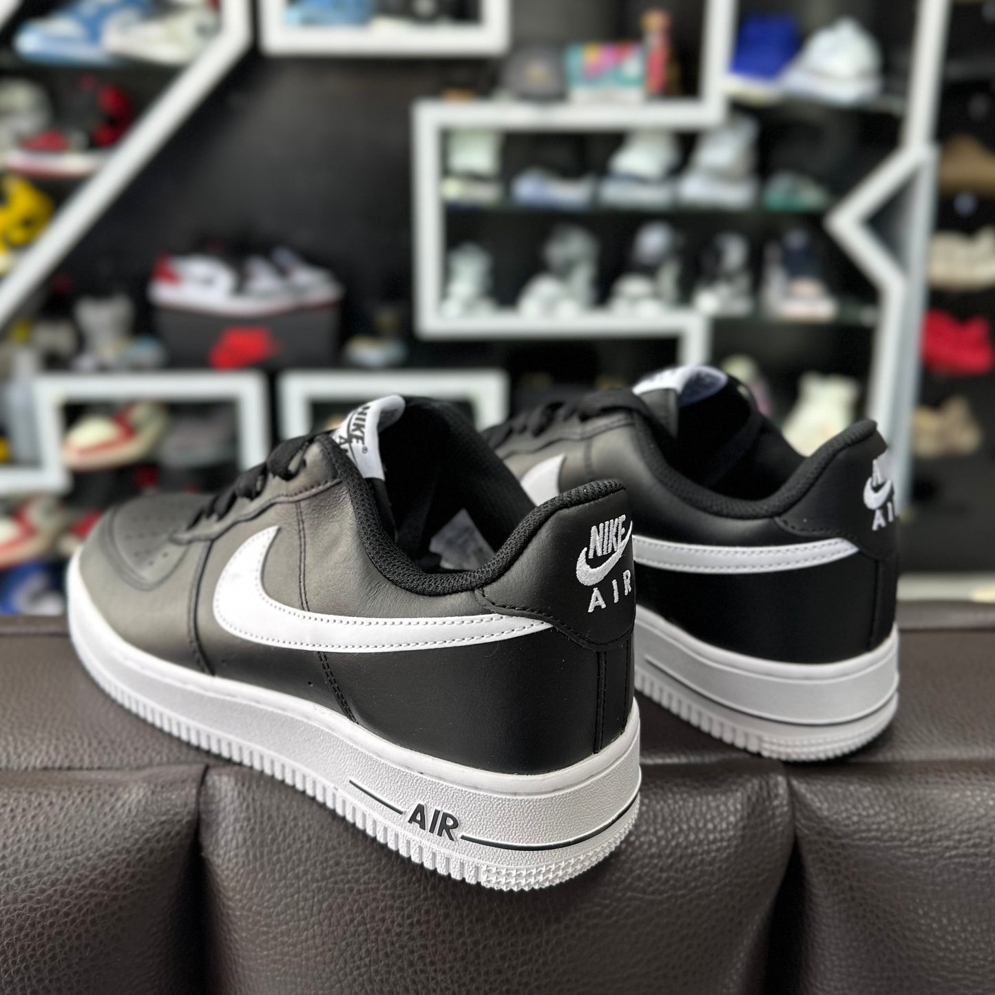 AF1 Low Negro/ Paloma Blanca